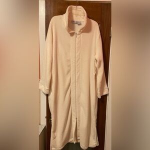 Jaclyn Smith Intimates Creme Plush Vintage Robe Housecoat Zipper NWT  1 X